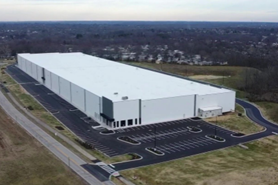 FUN.com's new warehouse facility in Elsmere spans 285,000 square feet.