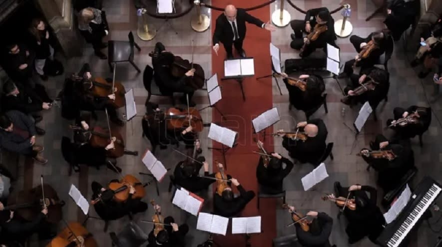 la Orquesta Sinfónica del Conservatorio Superior de Música Manuel de Falla brindó un concierto a 