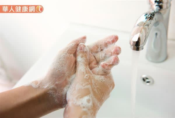 想要遠離病菌上身，除了戴口罩外，勤洗手、勤消毒也是防疫重點之一！