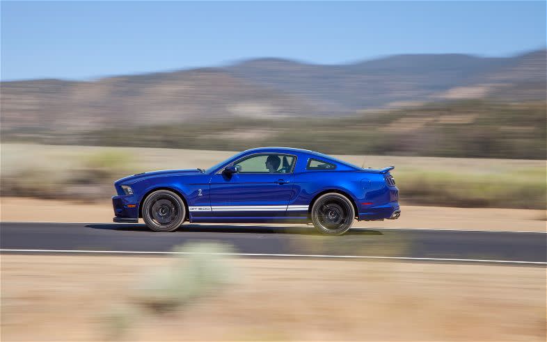 2012 Chevrolet Camaro ZL1 vs. 2013 Ford Shelby GT500