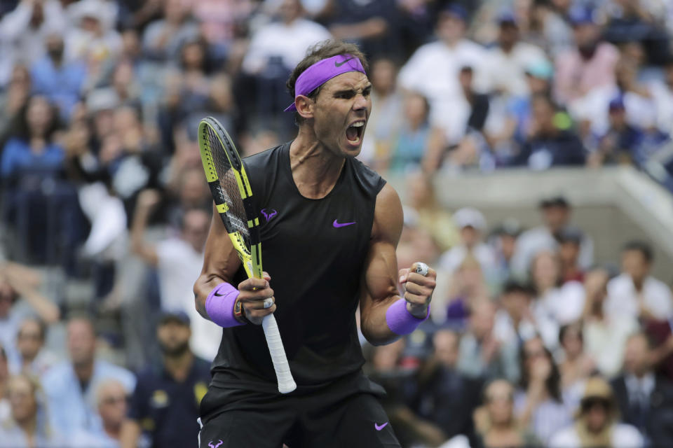 ARCHIVO - En esta foto del 8 de septiembre de 2019, Rafael Nadal reacciona tras llevarse un punto frente a Daniil Medvedev en la final del Abierto de Estados Unidos en Nueva York. (AP Foto/Charles Krupa, archivo)