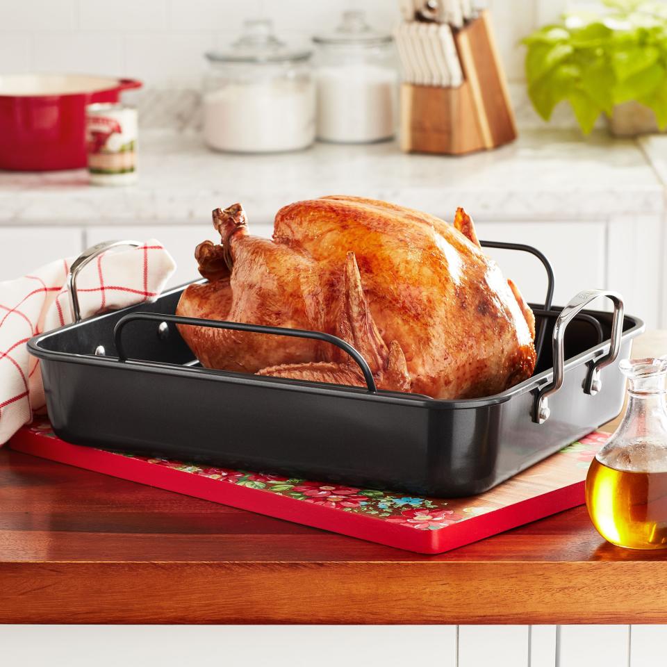 These Are the Best Roasting Pans for Every Kind of Feast