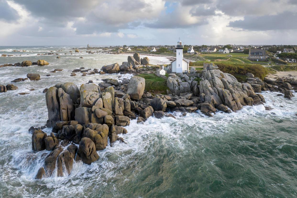 Le phare de Pontusval, dans le Finistère.