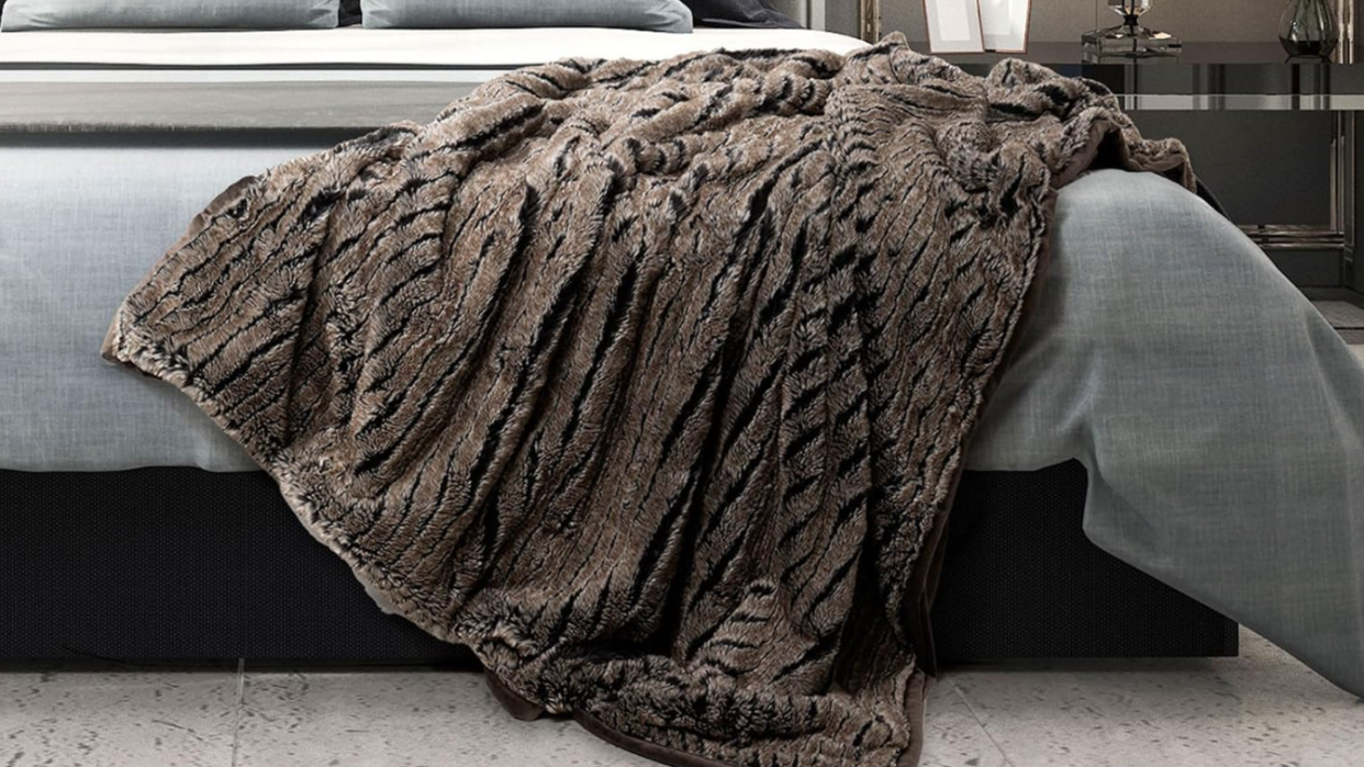 costco faux fur blanket