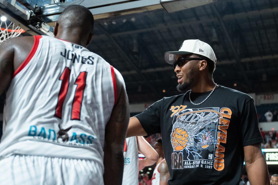 Donovan Mitchell talks to The Ville players Monday night at The Basketball Tournament.