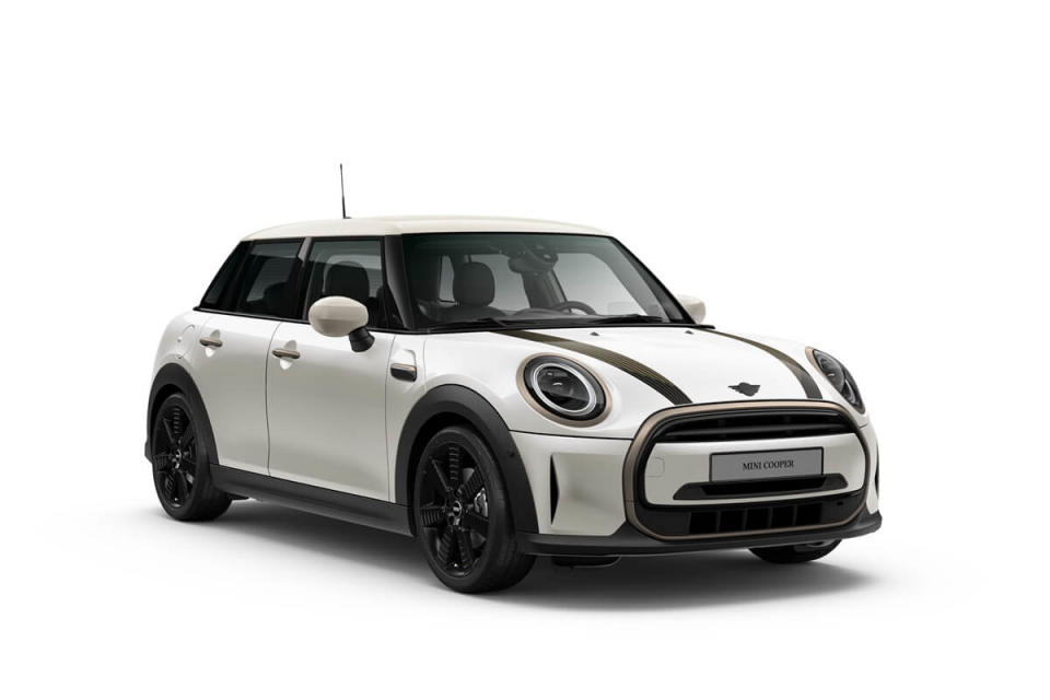 P90484544_highRes_mini-cooper-5-door-r.jpg