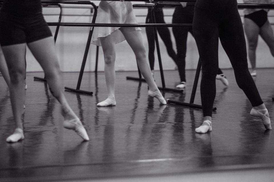 Ballet students tendu.