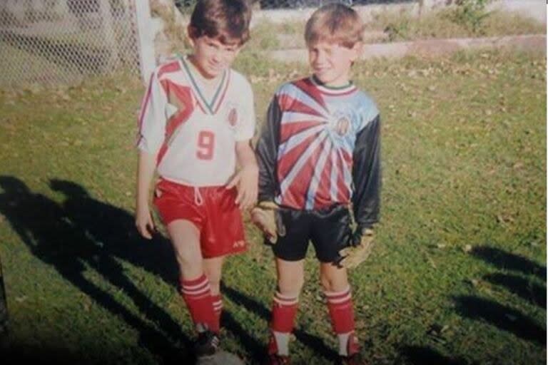 Emiliano Martínez junto a su hermano Alejandro, en aquellos primeros años en Mar del Plata