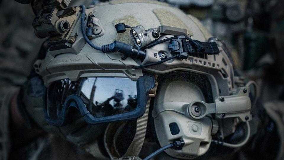 The Gentex Railink allows electronic accessories to mount, power on, and communicate with each other, while enabling instant feedback to the operator and connecting the operator to others on the mission. (Gentex Corp)