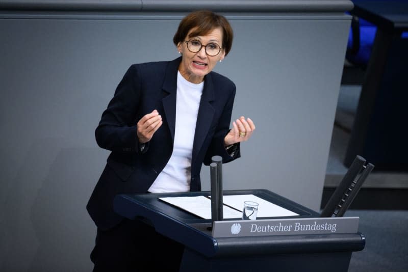 Bettina Stark-Watzinger, Germany's Minister of Education and Research, speaks in the plenary session in the German Bundestag. Bernd von Jutrczenka/dpa