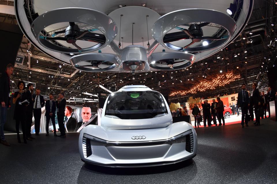 Auf dem Genfer Autosalon stellen Audi, Italdesign und Airbus das Auto-Drohnen-System Pop-Up Next vor. (Bild: Getty Images)