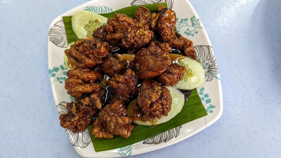 Similar to Guinness ribs, these pieces of chicken are fried and then coated in the characteristically sticky, sweet sauce.