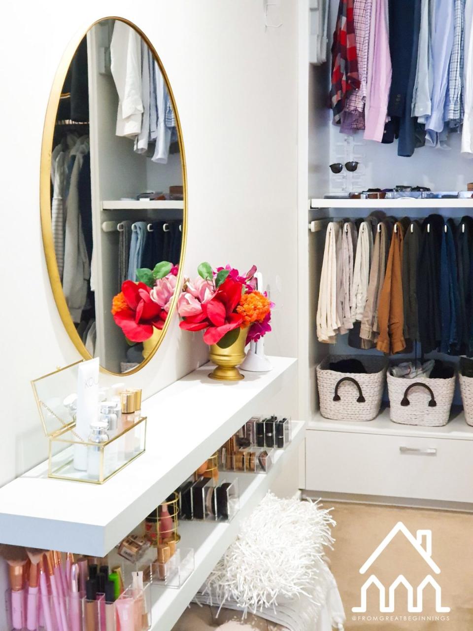 walkin closet ideas with makeup table