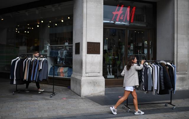 H&M Begins Charging Customers for Online Returns as Retailers Move to  Reduce Emissions