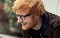 Mit "Shape Of You" und "Castle On The Hill" stieg Ed Sheeran 2017 gleichzeitig auf Platz 1 und Platz 2 in den deutschen Single-Charts ein - das gelang keinem Künstler vor ihm, ist aber nichts im Vergleich zu dem, was Sheeran in seiner Heimat schaffte: 2017 belegte er kurzzeitig die ersten fünf Plätze der britischen Charts! (Bild: Mark Surridge)