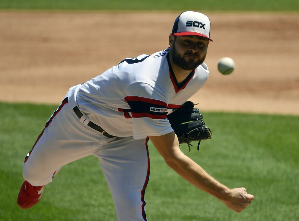 CHICAGO, IL - JUNE 02: Chicago White Sox starting pitcher Lucas Giolito (27) delivers the ball against the Cleveland Indians on June 2, 2019 at Guaranteed Rate Field in Chicago, Illinois.  (Photo by Quinn Harris/Icon Sportswire via Getty Images)