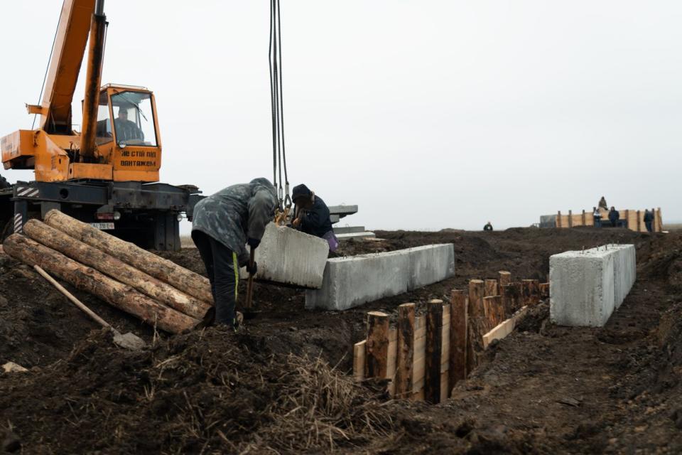 The construction of fortifications in Kharkiv Oblast, Ukraine, on March 21, 2024. (Olena Zashko/The Kyiv Independent)