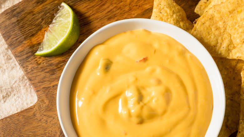 Cashew queso dip