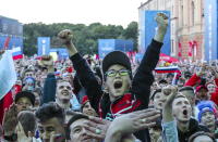 <p>Russian fans during a public viewing of the FIFA World Cup 2018 quarter final soccer match between Russia and Croatia at the FIFA Fan Zone in St.Petersburg, Russia, 07 July 2018. (EFE) </p>