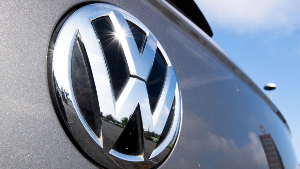 Volkswagen droht im Rechtsstreit um mutmaßlich vertragswidrige Abschalteinrichtungen eine Schlappe vor dem Europäischen Gerichtshof (EuGH).