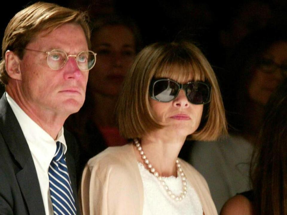 Shelby Bryan und Anna Wintour bei einer Modenschau im Jahr 2003. (Bild: imago images / ZUMA Globe)