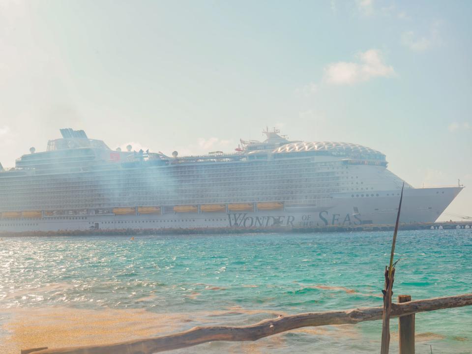 Smoke coming from Wonder of the Seas cruise ship