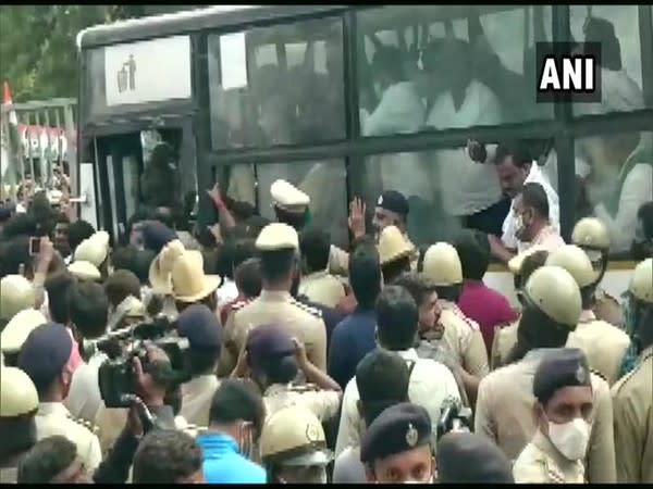 Congress leaders DK Shivkumar, Siddaramaiah and other party leaders detained in Bengaluru amid protest against new farm laws. (Photo/ANI)