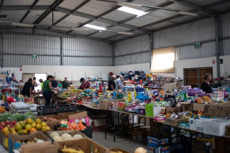 The Wider Image: From Australian bushfire ashes, a community rises in solidarity