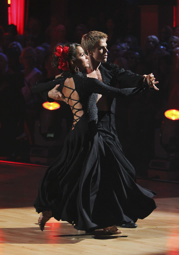 Derek Hough and Jennifer Grey perform on "Dancing with the Stars."