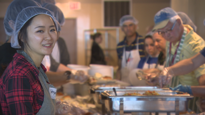 Siloam Mission serves up Easter dinner for Winnipeg's less fortunate