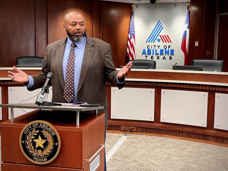 A participant in city government since 2001, Anthony Williams announced Thursday morning that he will not seek a third term as mayor.