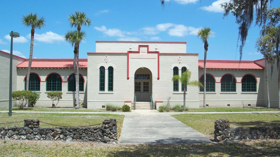 North Fort Myers, Florida: J. Colin English School