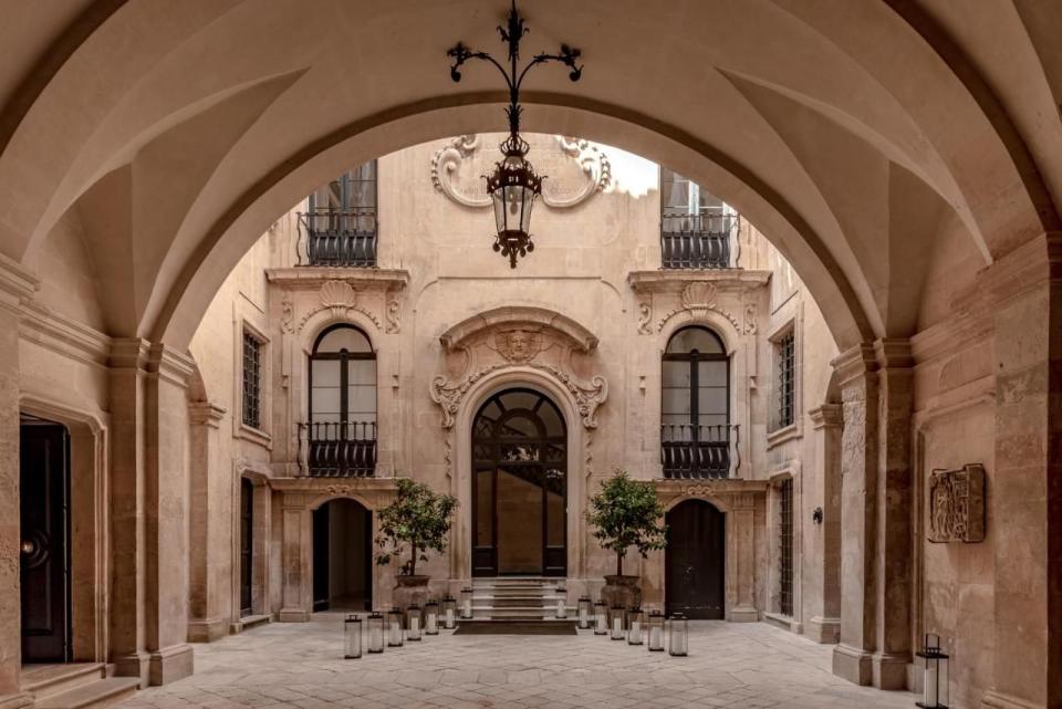 10) Palazzo Bozzi Corso by La Fiermontina, Lecce