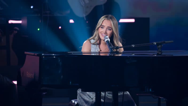 Kaibrienne Richins performs an original song on "American Idol" following the reveal that she made the show's top 20.