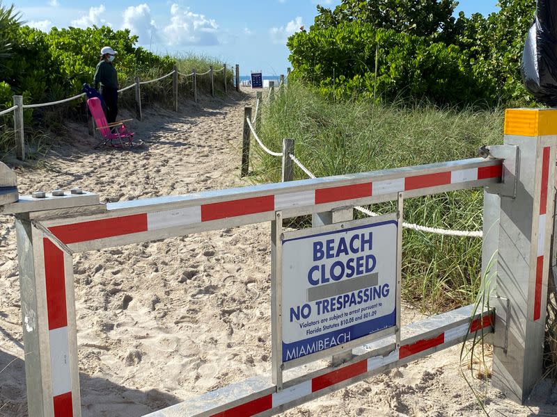 FILE PHOTO: FILE PHOTO: South Florida beaches closed ahead of the Fourth of July weekend, in Miami Beach