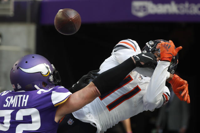 Bears cut WR Ihmir Smith-Marsette, who fumbled at end of game vs. Vikings -  Chicago Sun-Times