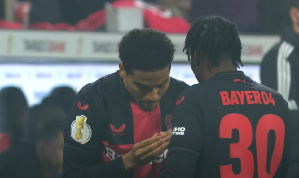 Les footballeurs du Bayer Leverkusen, Amine Adli et Jeremie Frimpong ont célébré la légalisation du cannabis en Allemagne.