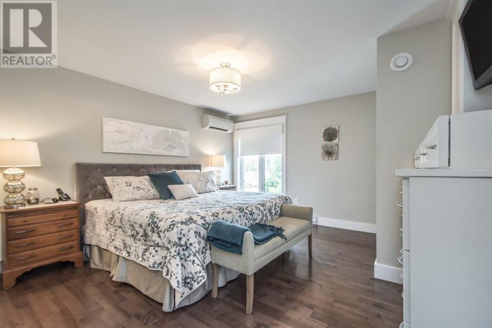 <p><a rel="nofollow noopener" href="https://www.zoocasa.com/bedford-ns-real-estate/5548022-2-shipyard-lane-bedford-ns-b4a2g3-201821360" target="_blank" data-ylk="slk:2 Shipyard Rd., Bedford, N.S.;elm:context_link;itc:0;sec:content-canvas" class="link ">2 Shipyard Rd., Bedford, N.S.</a><br>Thre are three bedrooms in the home.<br>(Photo: Zoocasa) </p>