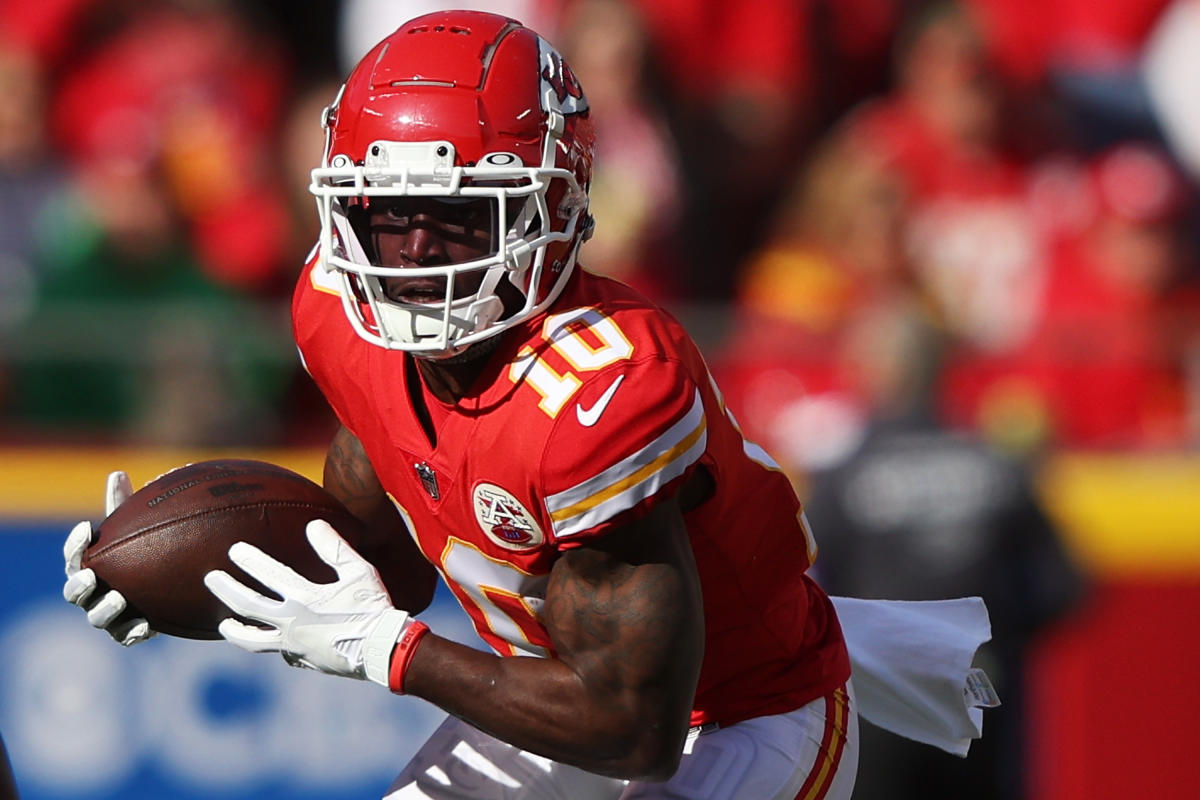 Dolphins star Tyreek Hill shockingly says he's going to retire