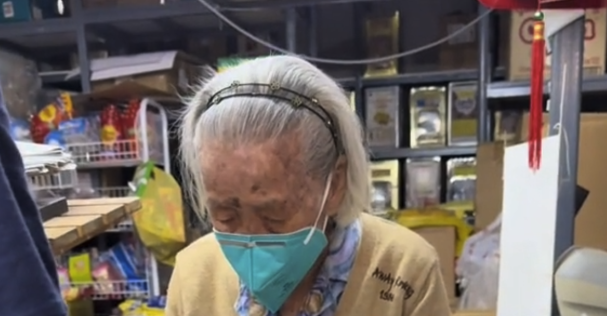 102-year-old snack shop grandma becomes famous on TikTok