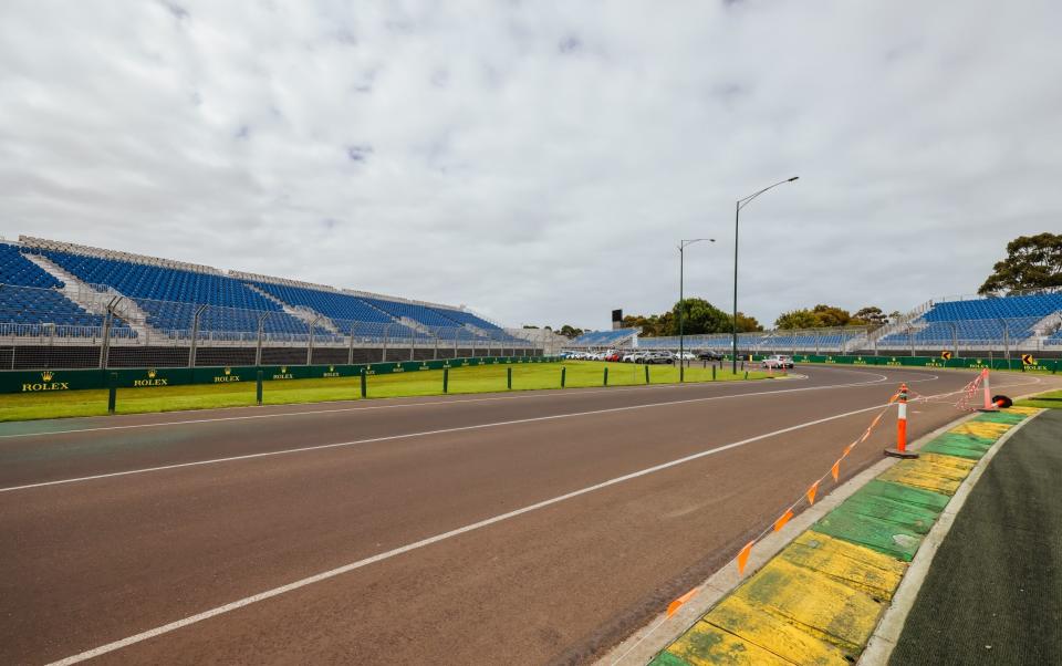 Κατασκευή πίστας και προετοιμασίες για το Grand Prix της Formula 1 της Αυστραλίας 2024, που θα πραγματοποιηθεί από τις 21 Μαρτίου έως τις 24 Απριλίου 2024.