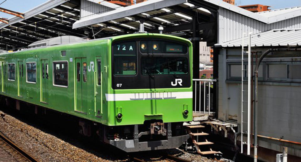 La puntualidad en el transporte en Japón es tan importante que el hecho de que un tren salga 25 segundos antes es motivo de disgusto social y disculpa de la compañía ferroviaria. (Archivo Yahoo)