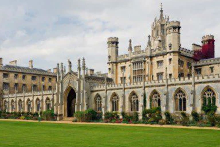 La prestigiosa Universidad de Cambridge tiene una deuda de sólo 12,5 millones de euros