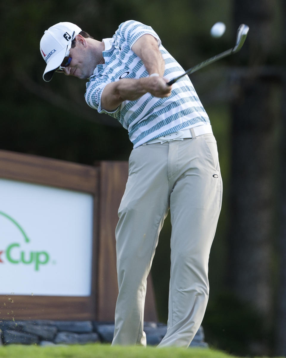 Zach Johnson tees off on the second hole during the second round of the Tournament of Champions golf tournament, Saturday, Jan. 4, 2014, in Kapalua, Hawaii. (AP Photo/Marco Garcia)