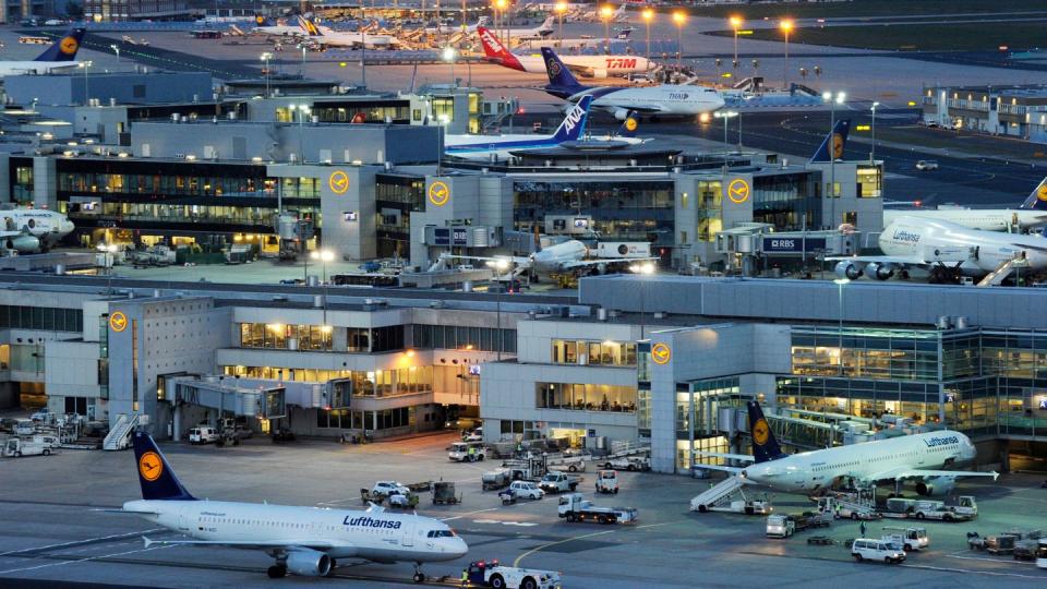 Der wirtschaftliche Druck auf die Airports ist immens gestiegen, die Branche sieht tausende von Jobs bedroht.