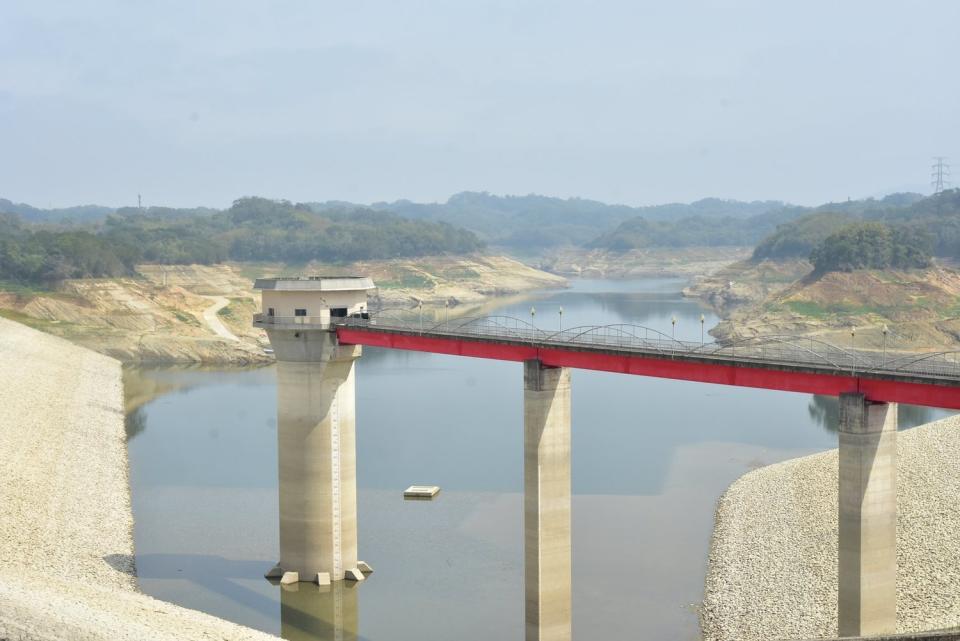 水利署表示，若5月底前新竹水庫集水區平均雨量未達100毫米，將自6月起實施供5停2（寶二水庫資料照）。   圖：翻攝自楊文科臉書