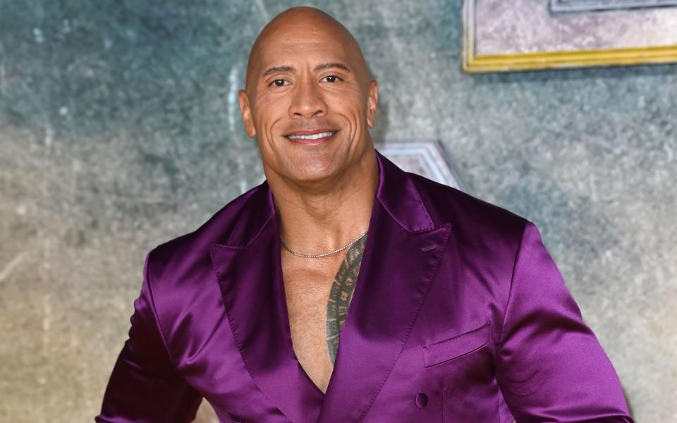 <p>Ob er enttäuscht ist, dass er bei den Männern "nur" auf Platz zehn landet? Dwayne "The Rock" Johnson kommt auf in Sachen Attraktivität auf einen Wert von 86,07 Prozent. (Bild: Eamonn M. McCormack/Getty Images for Warner Bros. )</p> 