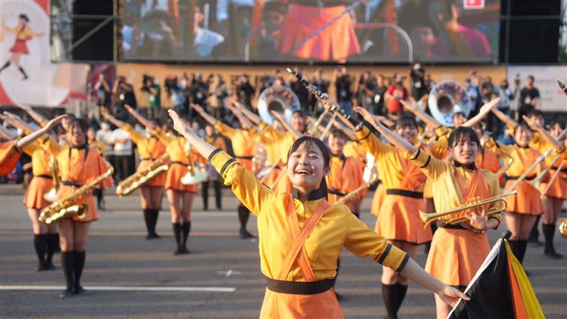 「橘色惡魔」首場表演獻給高雄。（圖／市府提供）