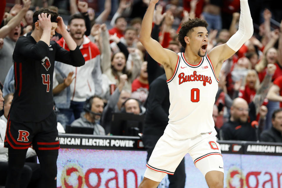 REGARDER: Holden des cerceaux de l'Ohio State frappe le buzzer trois contre Rutgers