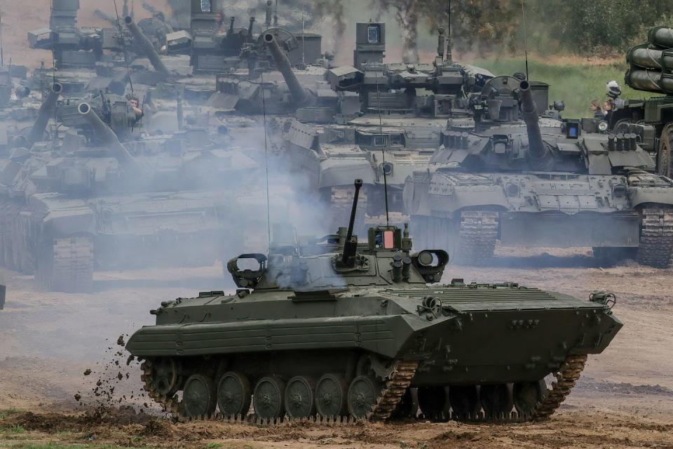russian army bmp 2 amphibious infantry fighting vehicle seen